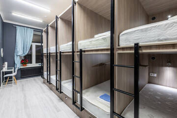 Капсула в мужском номере на 10 мест в Хостеле Хостелы Рус Театральная