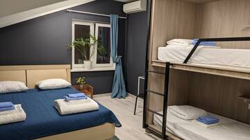 Семейный номер на 5 мест в Хостеле Хостелы Рус Театральная