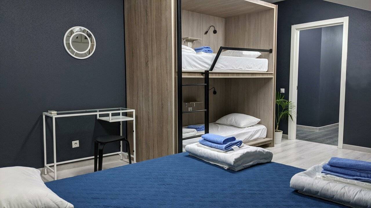 Фотографии номера Семейный номер стандарт 4-местный (мансарда) в Хостеле Хостелы Рус Театральная Москва