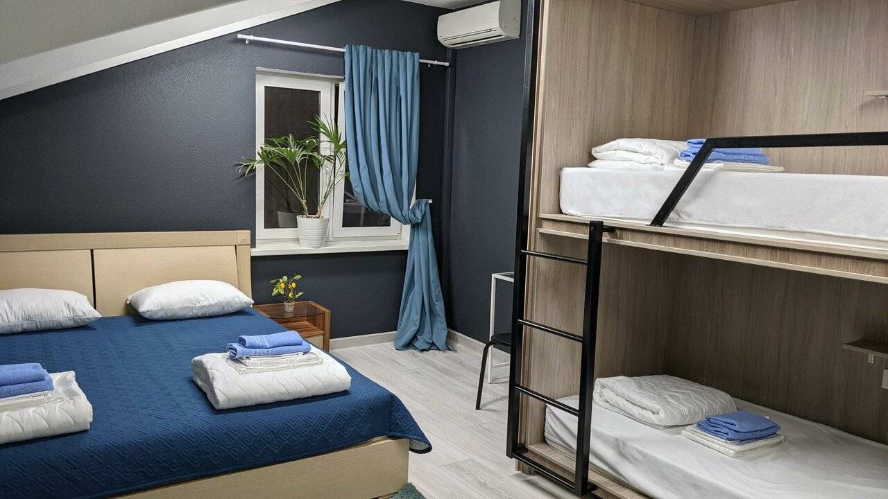 Фотографии номера Семейный номер стандарт 4-местный (мансарда) в Хостеле Хостелы Рус Театральная Москва